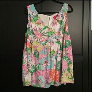 Beautiful Lilly top.. Perfect for Summer!! 🌼🌹🌸